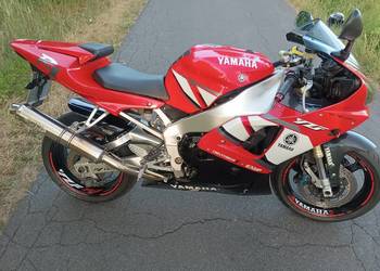Yamaha r1 1000