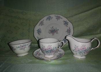 Serwis, różowo niebieskie kwiaty,Colclough, Made in England Serwis, różowo niebieskie kwiaty,Colclough, Made in England