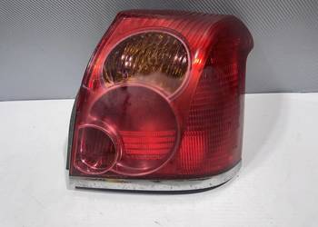 TOYOTA AVENSIS T25 HB PRAWA LAMPA TYŁ
