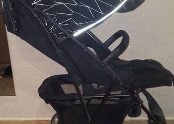 Praktyczny i elegancki wózek spacerowy
