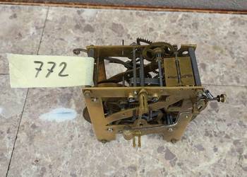 772 Mechanizm starego zegara ściennego Kienzle 125605 uszkodzony