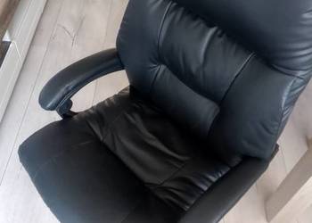 Wygodny fotel biurowy