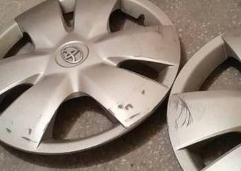 kołpaki 14 do toyoty yaris II rok 2006 oryginalne