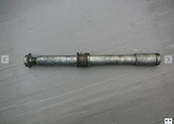 ośka mocowania tylnego koła Honda PC 800 Pacific