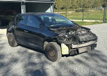 Megane 3 Błotnik PRAWY PRZÓD NV676
