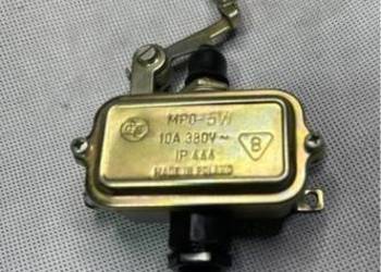 Łącznik krańcowy MP0-5 w obudowie metalowej z napędem teleskopowym i dźwign