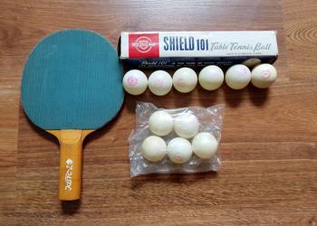 Zestaw do ping-ponga rakietka Polsport Karo 2 + Kolekcjonerskie piłeczki