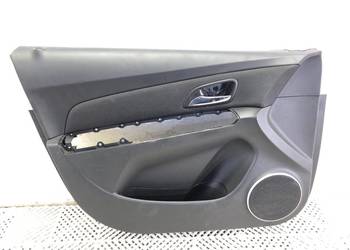 BOCZEK DRZWI LEWY PRZÓD CHEVROLET CRUZE Hatchback TAPICERKA