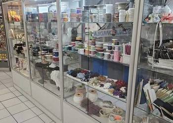 Sprzedam szklane witryny sklepowe 6 sztuk,4 szklane- Koszalin+ lady ,regały