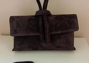 Elegancka torebka damska ze skóry naturalnej zamszowej czekolowa do ręki