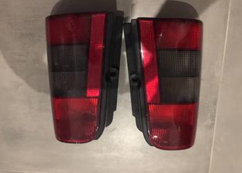 Lampy tył PEUGEOT PARTNER 05r drzwi skrzydełka