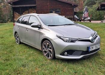 Toyota auris 1,8 benzyna hybryd 2016r