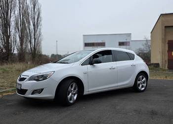 Opel Astra J ,2021, 1.4 Benz. Hatchback