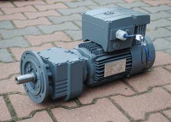 Motoreduktor kołnierzowy 0.15/0.75kw 15-77obr. FALOWNIK! SEW