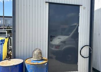 Pawilon / kontener 6 m x 2,40 m – solidny, gotowy do użytku