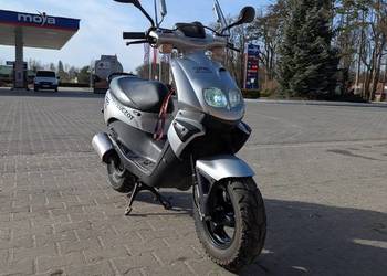 Skuter Peugeot tkr trekker 50 2007