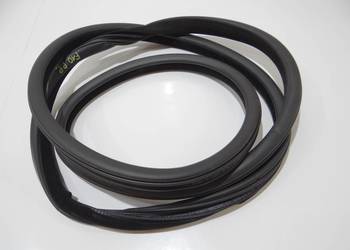 USZCZELKA DRZWI PRAWY PRZÓD PRAWA PRZEDNIA BMW F10 F11 OE