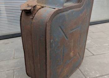 zabytkowy metalowy kanister 20l