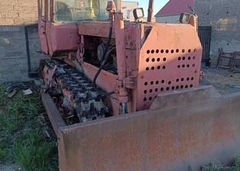 Spychacz gąsienicowy DT 75