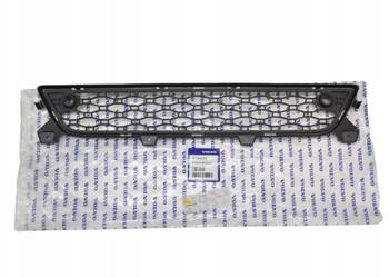 VOLVO XC60 srodkowa kratka zderzaka przod PDC OE