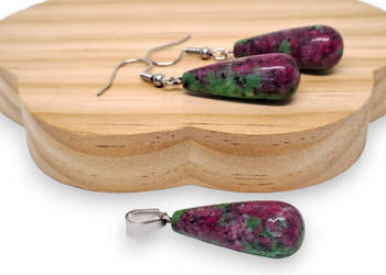 Komplet kolczyki i zawieszka z zoisytu, ZOISYT Z RUBINEM #1414