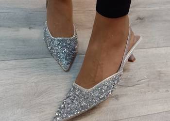 (41) Srebrne, bogato zdobione czółenka wieczorowe z odkrytą piętą, NOWE