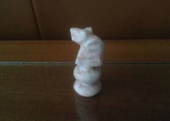 "KOŃ" Figurka szachowa z onyksu .