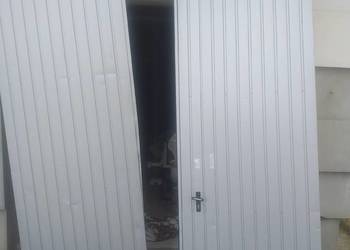 Bramą garażową Wiśniowski 3x2.3. Zapewniam transport