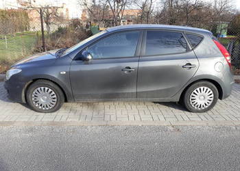 HYUNDAI I30 benzyna , na łańcuszku ,zadbany, garażowany, bogate wyposażenie