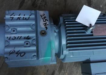 Motoreduktor 0,37 kW/9,9 obr. inne