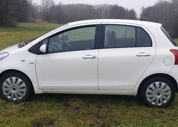 Toyota Yaris II R68 drzwi lewe