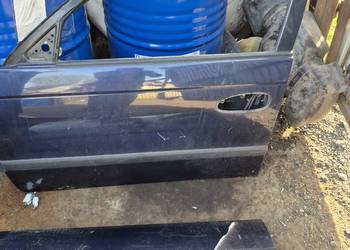 Toyota awensis T22 sedan drzwi przednie