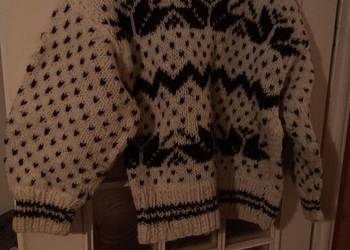 Sweter biało czarny