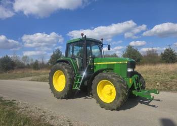 John Deere 6810