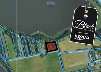 Działka z linią brzegową, siedlisko z sadem i las