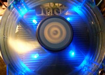 Wentylator z radiatorem Gigabyte z diodami i regulacją obr.