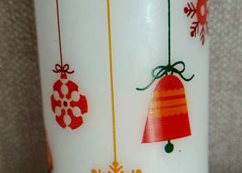 Świeczka bryłowa zdobiona.