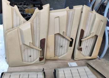 Mercedes 190 W201 boczki drzwiowe tapicerka drzwi kremowe jasne