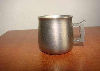 Svenskt Tenn cynowy kubeczek