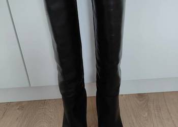 Kozaki damskie wsuwane w kolorze czarnym, rozmiar 36.