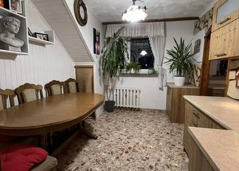 Sprzedam duże mieszkanie w Fajsławicach.