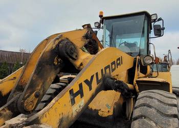 Syndyk sprzeda ŁADOWARKA KOŁOWA HYUNDAI HL 740-7 P/125