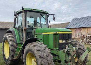 John Deere 6910