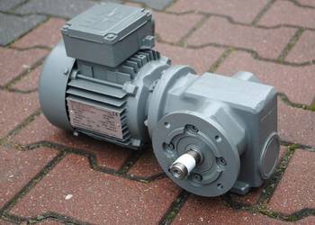 Motoreduktor kątowy 0.37kw. 43obr./min. SEW