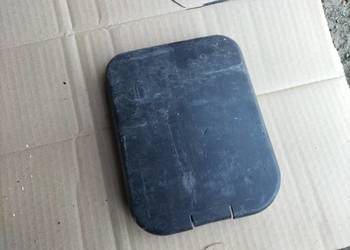 AUDI 80B3 80B4 SEDAN  OSŁONA LAMPY PRAWEJ KLAPY BAGAŻNIKA