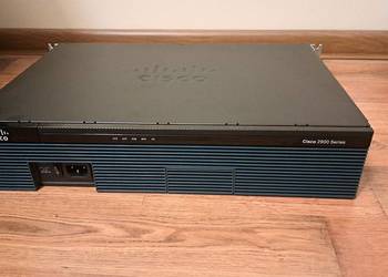 Router CISCO 2911, 3 x 1 Gb