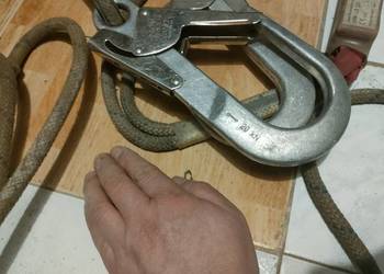 Karabińczyki z linkami i amortyzatorami cena za całość