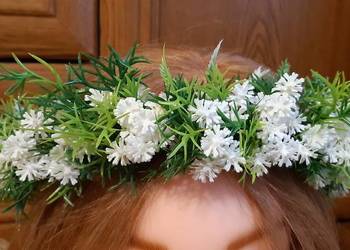 Wianek komunijny jak żywy z gipsówki I asparagusa