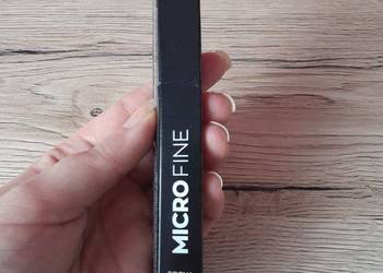 Kredka do brwi Avon Micro Fine 0,13g Light Brown.