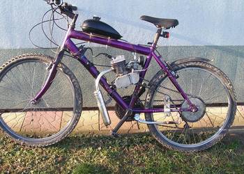 rower z silnikiem spalinowym